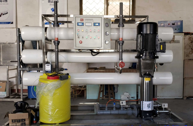 1-10噸小型<a href=http://www.jiexi360.cn/fstcjssb/ target=_blank class=infotextkey>反滲透凈水設備</a>